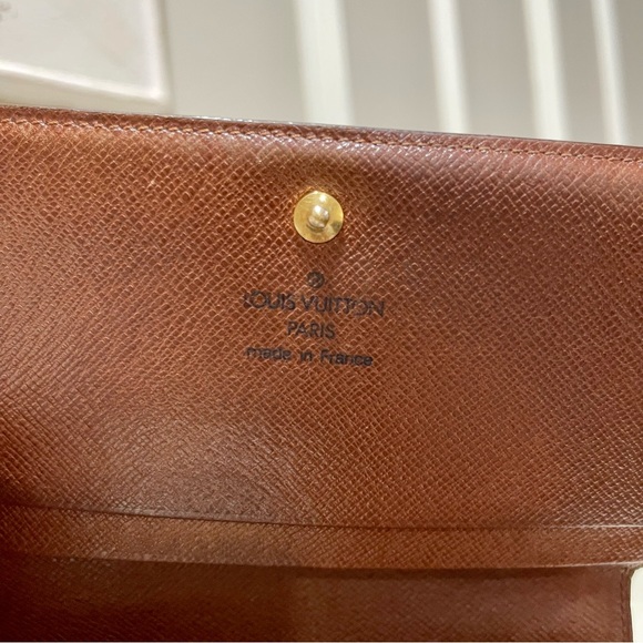 LV Monogram Tresor Wallet - Picture 8 of 10